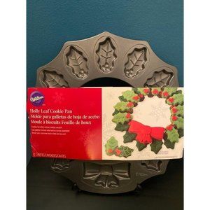 Wilton Nonstick Holly Wreath Cookie Pan
